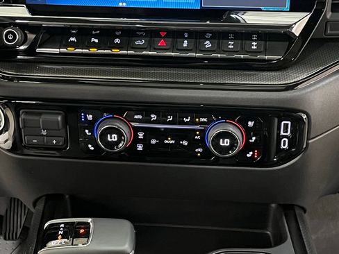 Certified 2026 Chevrolet Silverado 1500 ZR2 w/ Dark Appearance Package AWD/4WD image 23