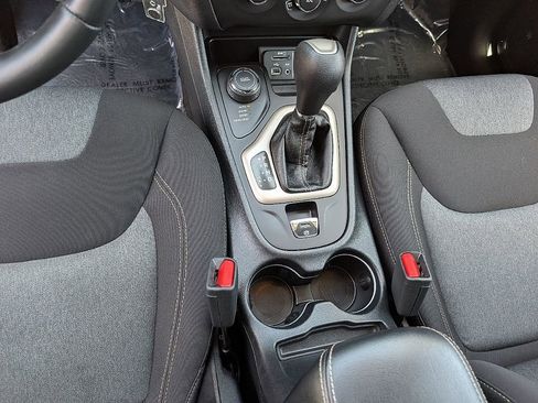 Used 2016 Jeep Cherokee Sport AWD/4WD image 31