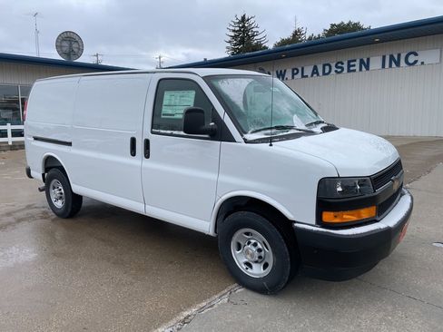 New 2025 Chevrolet Express 3500 w/ Driver Convenience Package image 13