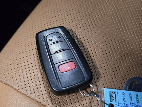 Used 2023 Toyota Highlander Platinum image 36