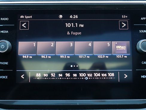 Used 2020 Volkswagen Tiguan SE w/ Panoramic Sunroof Package image 21