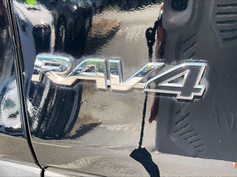 Used 2023 Toyota RAV4 XLE w/ Convenience Package AWD/4WD image 31