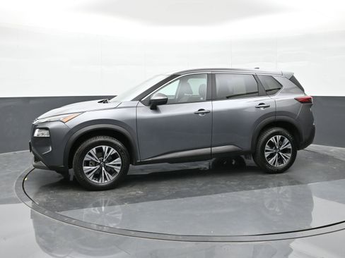Used 2023 Nissan Rogue SV image 5