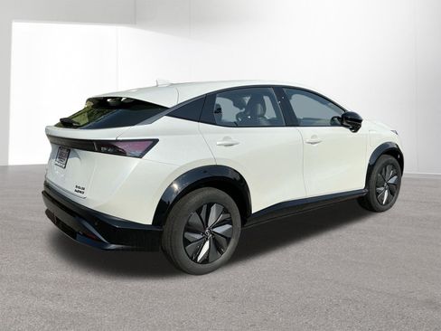 Used 2024 Nissan Ariya AWD image 3