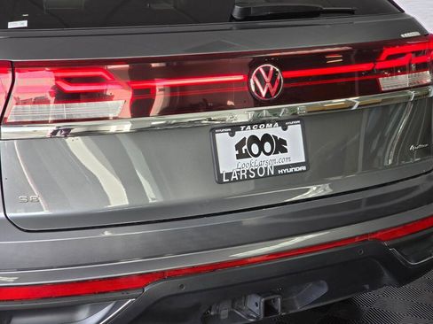 Used 2024 Volkswagen Atlas Cross Sport SE image 13