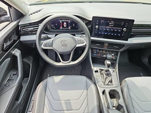 Certified 2025 Volkswagen Jetta SEL FWD image 11