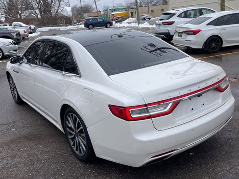 Used 2017 Lincoln Continental Select image 6