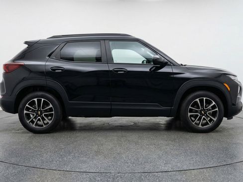 Used 2025 Chevrolet TrailBlazer LT FWD image 11