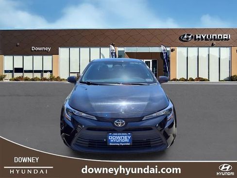Used 2025 Toyota Corolla LE image 2