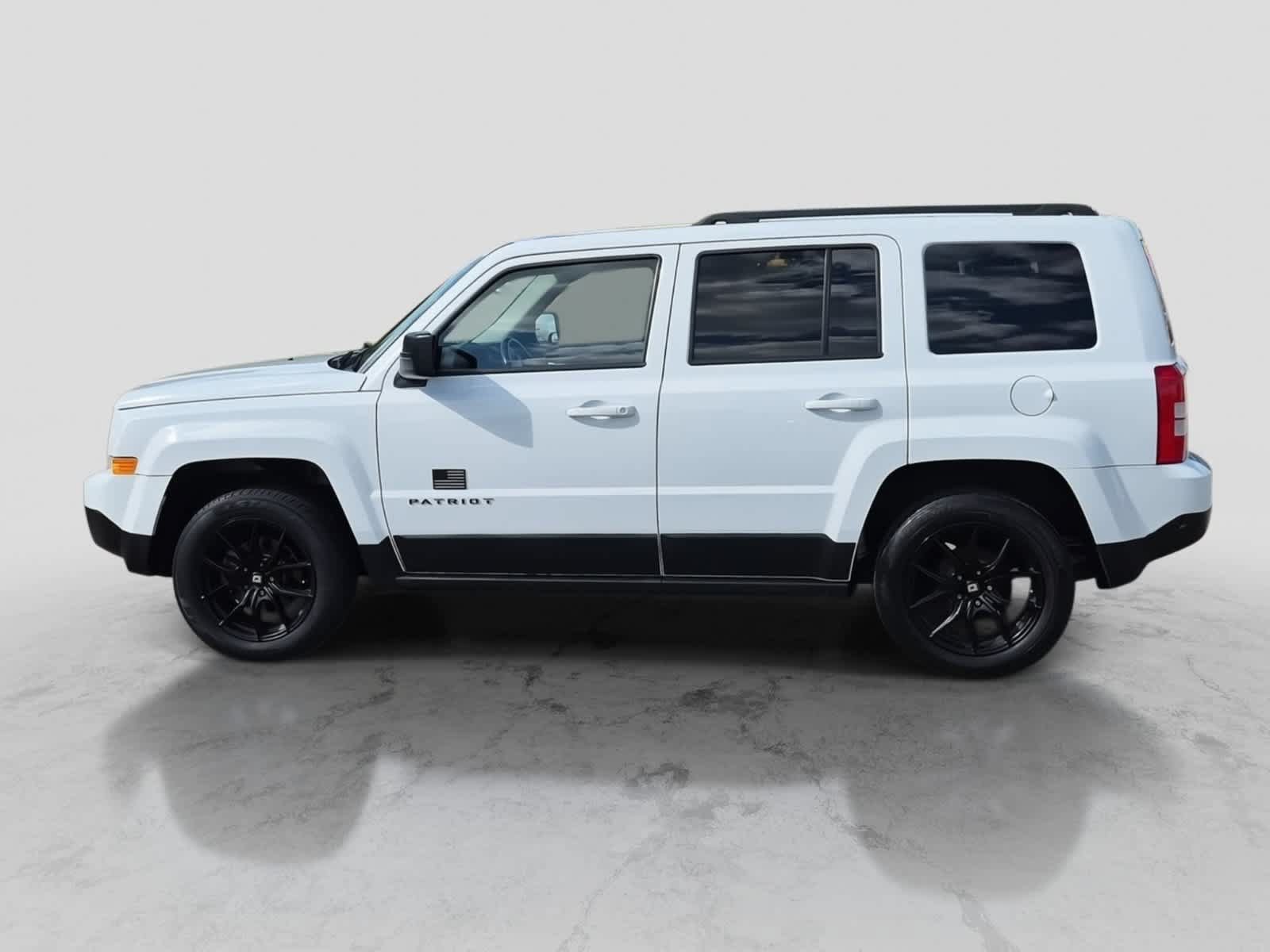 Used 2017 Jeep Patriot Latitude FWD image 5