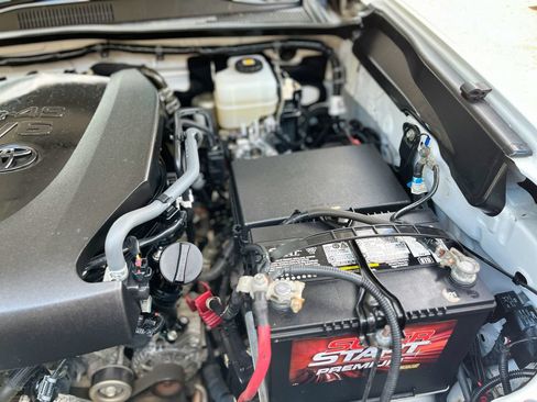 Used 2018 Toyota Tacoma TRD Off-Road AWD/4WD image 55