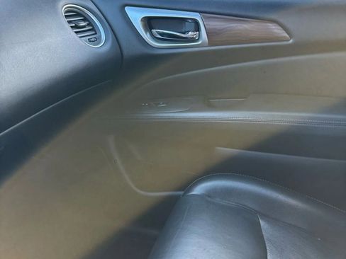 Used 2020 Nissan Pathfinder Platinum image 34