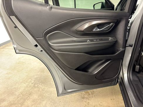 Certified 2024 GMC Terrain SLT image 29