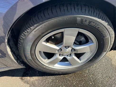 Used 2014 Chevrolet Cruze LT image 13