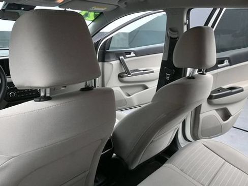 Used 2021 Kia Sportage LX w/ LX Fwd Popular Package image 22