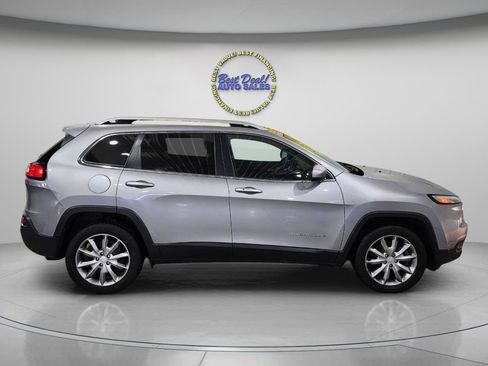 Used 2018 Jeep Cherokee Limited image 7