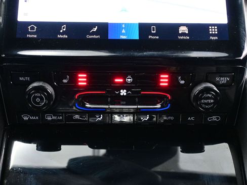 Used 2022 Jeep Grand Cherokee L Limited image 22