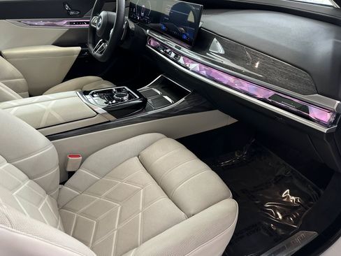Used 2023 BMW 740i RWD image 27