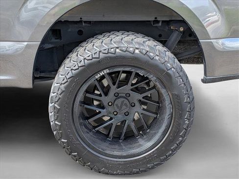 Used 2018 Ford F150 XLT w/ Equipment Group 302A Luxury image 23