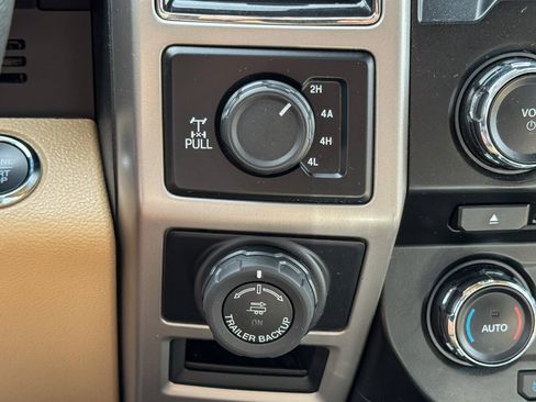Used 2017 Ford F150 Lariat AWD/4WD image 38
