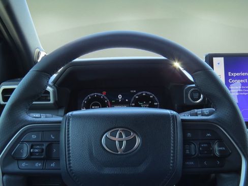 Used 2026 Toyota 4Runner Limited AWD/4WD image 27