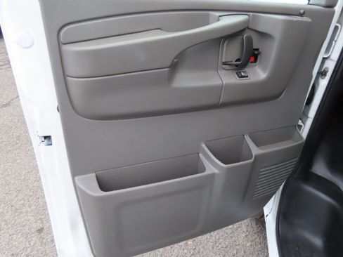 Used 2013 Chevrolet Express 1500 image 19