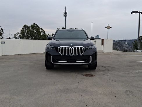 Used 2026 BMW X5 xDrive50e w/ Premium Package AWD/4WD image 5