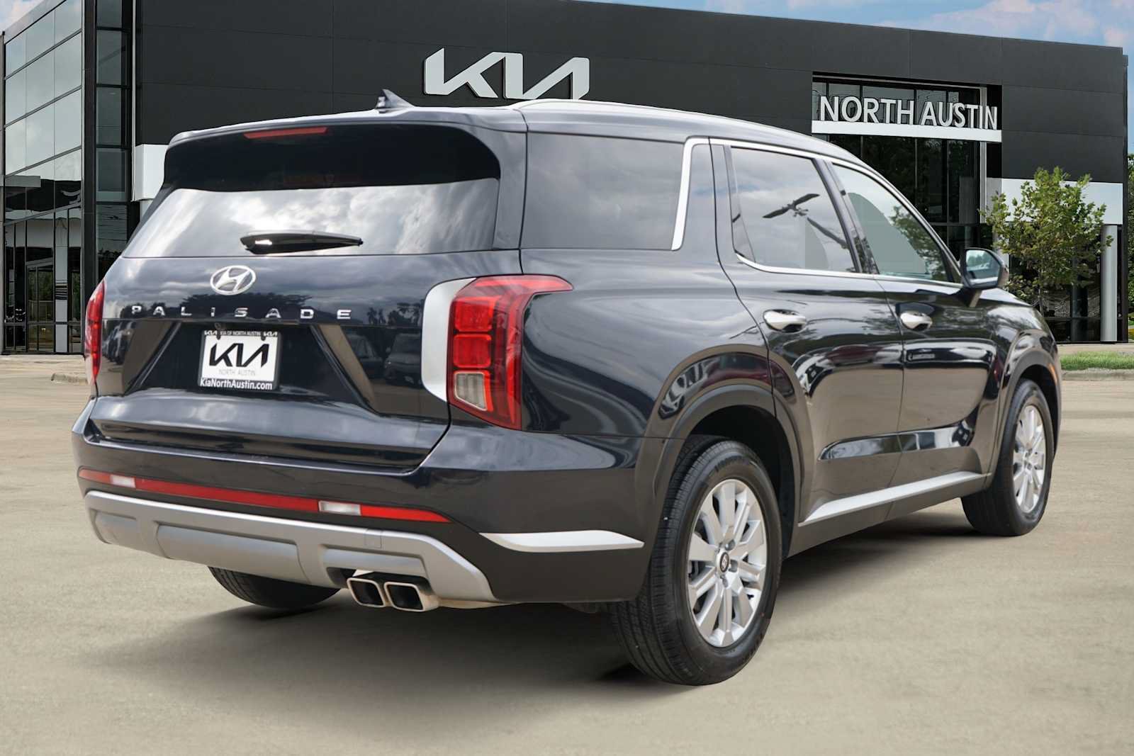 Used 2025 Hyundai Palisade SEL FWD image 5