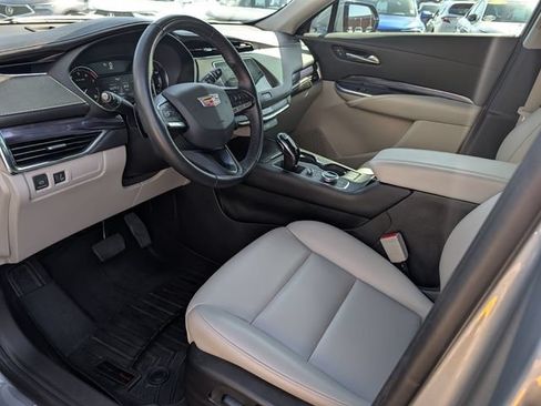 Used 2023 Cadillac XT4 Luxury FWD image 9