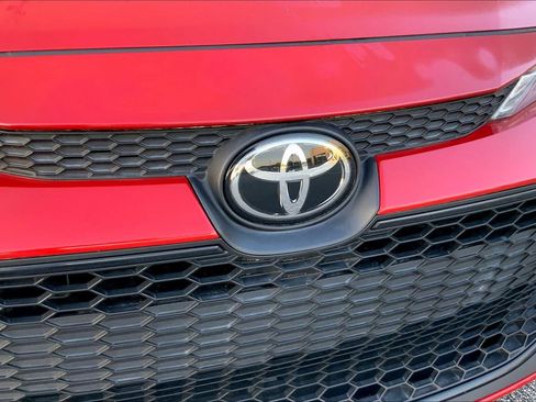 Used 2020 Toyota Corolla LE FWD image 32