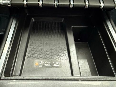 Used 2025 GMC Acadia Elevation image 38