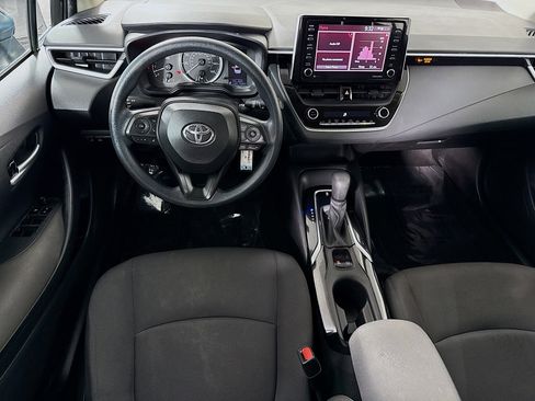 Used 2021 Toyota Corolla LE image 17