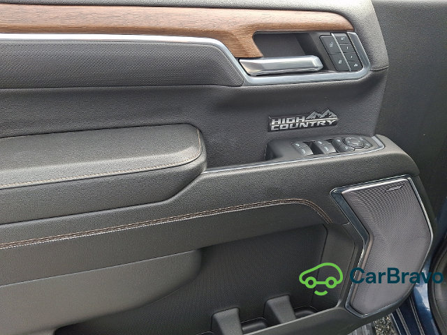 Used 2023 Chevrolet Silverado 1500 High Country w/ Technology Package AWD/4WD image 12