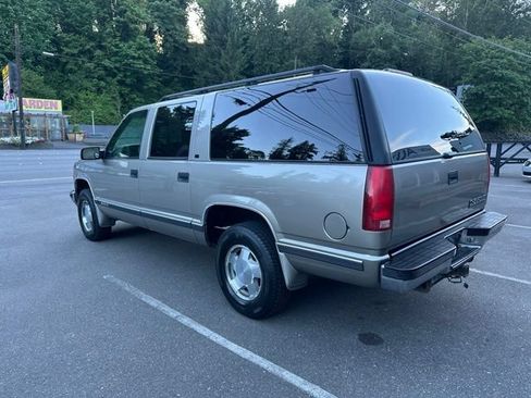 Used 1999 Chevrolet Suburban 4WD image 7