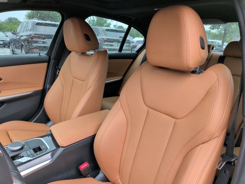 Used 2023 BMW 330i xDrive Sedan w/ Premium Package image 23