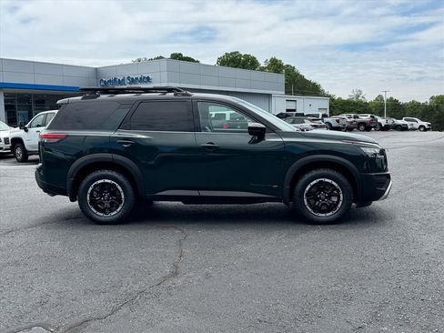 Used 2025 Nissan Pathfinder Rock Creek AWD/4WD image 2
