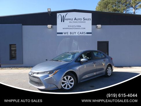 Used 2021 Toyota Corolla LE image 1