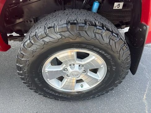 Used 2015 Toyota Tacoma 4x4 Double Cab w/ TRD Sport Package image 12