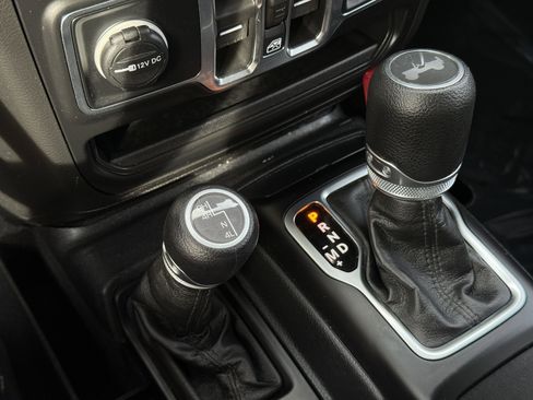 Used 2023 Jeep Wrangler Unlimited Sport image 23