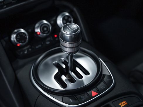 Used 2012 Audi R8 V8 image 45