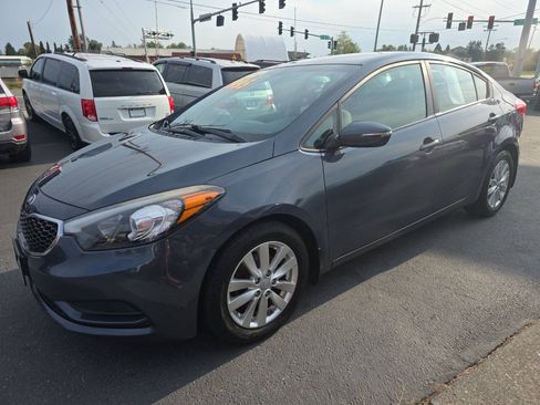 Used 2016 Kia Forte LX w/ LX Popular Plus Package FWD image 6