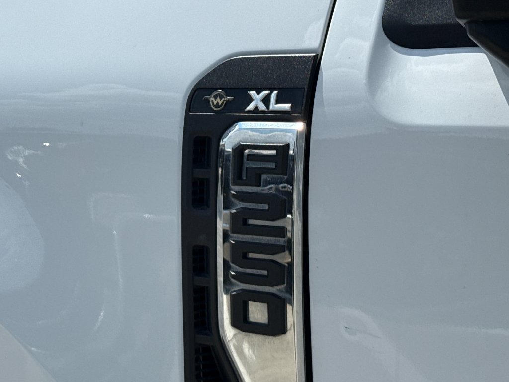 Used 2023 Ford F250 XL w/ 360-Degree Camera Package AWD/4WD image 24