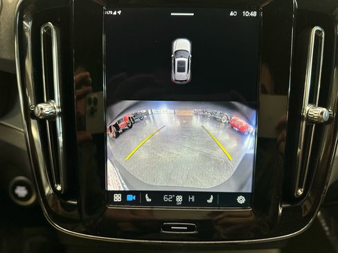 Used 2025 Volvo XC40 B5 Core image 26