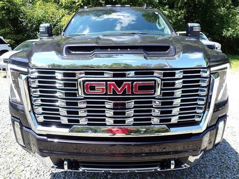 Used 2025 GMC Sierra 2500 Denali w/ LPO, GMC Protection Package AWD/4WD image 8
