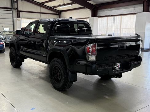 Used 2020 Toyota Tacoma TRD Off-Road w/ TRD Premium Off Road Package image 2