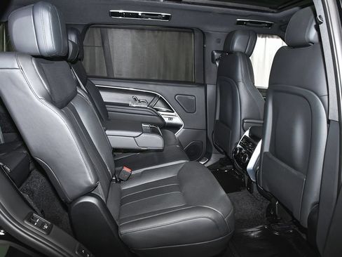 Used 2025 Land Rover Range Rover Long Wheelbase SE AWD/4WD image 58