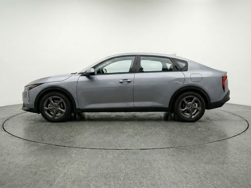 Used 2025 Kia K4 FWD image 5