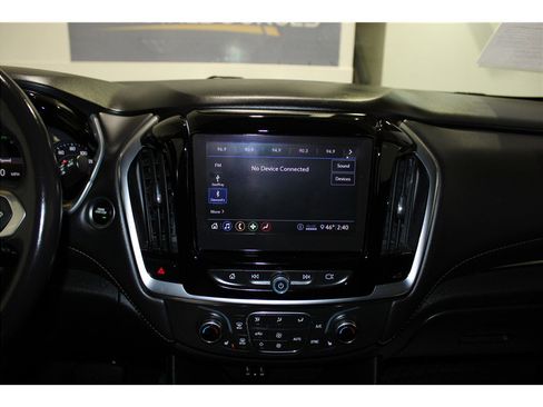 Used 2021 Chevrolet Traverse LT image 33