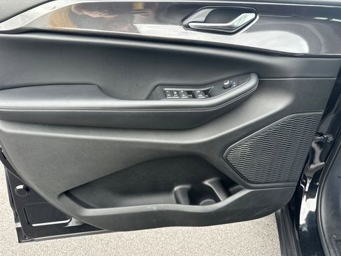 Used 2023 Jeep Grand Cherokee Altitude image 14