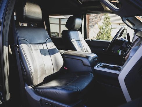 Used 2016 Ford F350 Lariat image 31